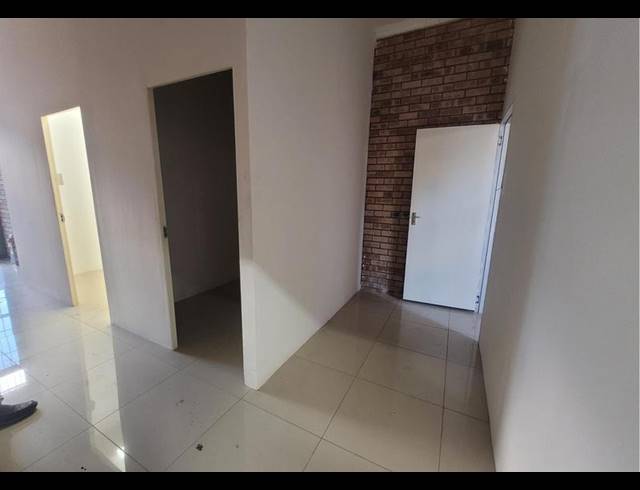 BUSINESS PROPERTY TO RENT IN VERULAM CENTRAL
